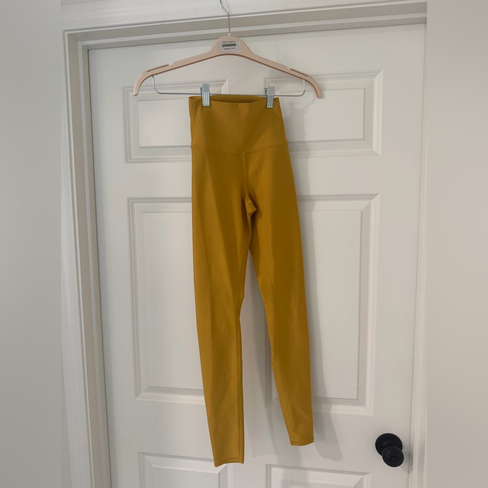ALO Yoga High-Waist Leggings in Mustard Yellow